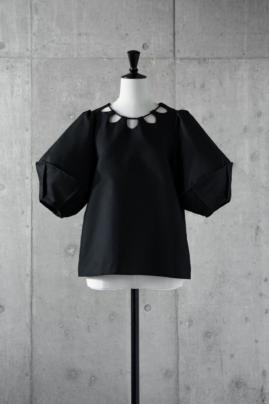 DAISY BLOUSE(black)ご注文から1週間前後で発送 | roughlow