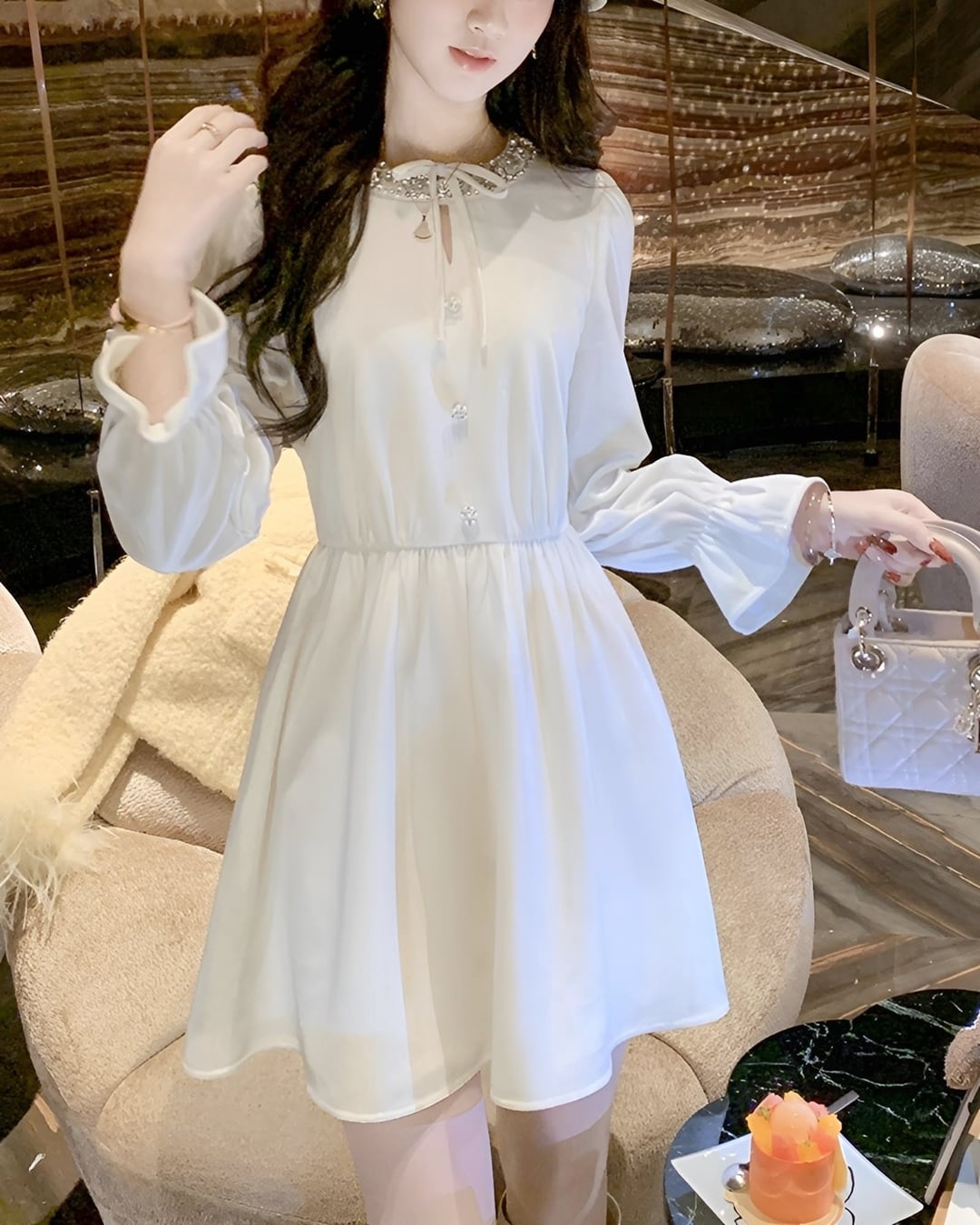 ホワイトベルベットビジューワンピース 24W12055