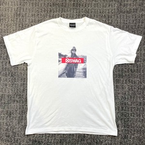 XSWAG Tシャツ　モノクロ写真BOXロゴ