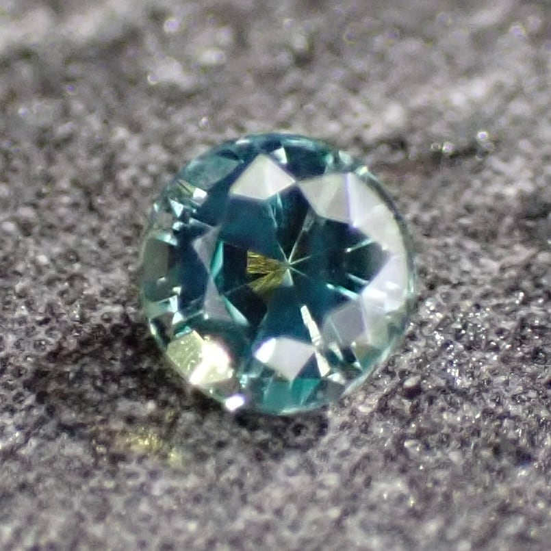 Alexandrite様用 Alexandrite 2.5×2.5mm 0.075ct Hematita,Brazil | One Loose