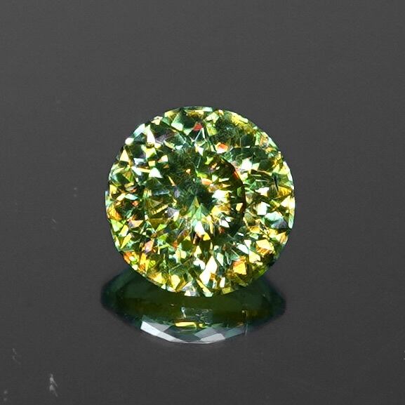 【Bright Brilliant Cut™️ “145 Facets” 】光そのものを宿す、翠黄の輝き 0.50ct 天然 スフェーン