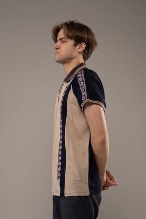 【男女兼用モデル】ウクライナ手刺繍ポロシャツ　Lサイズ