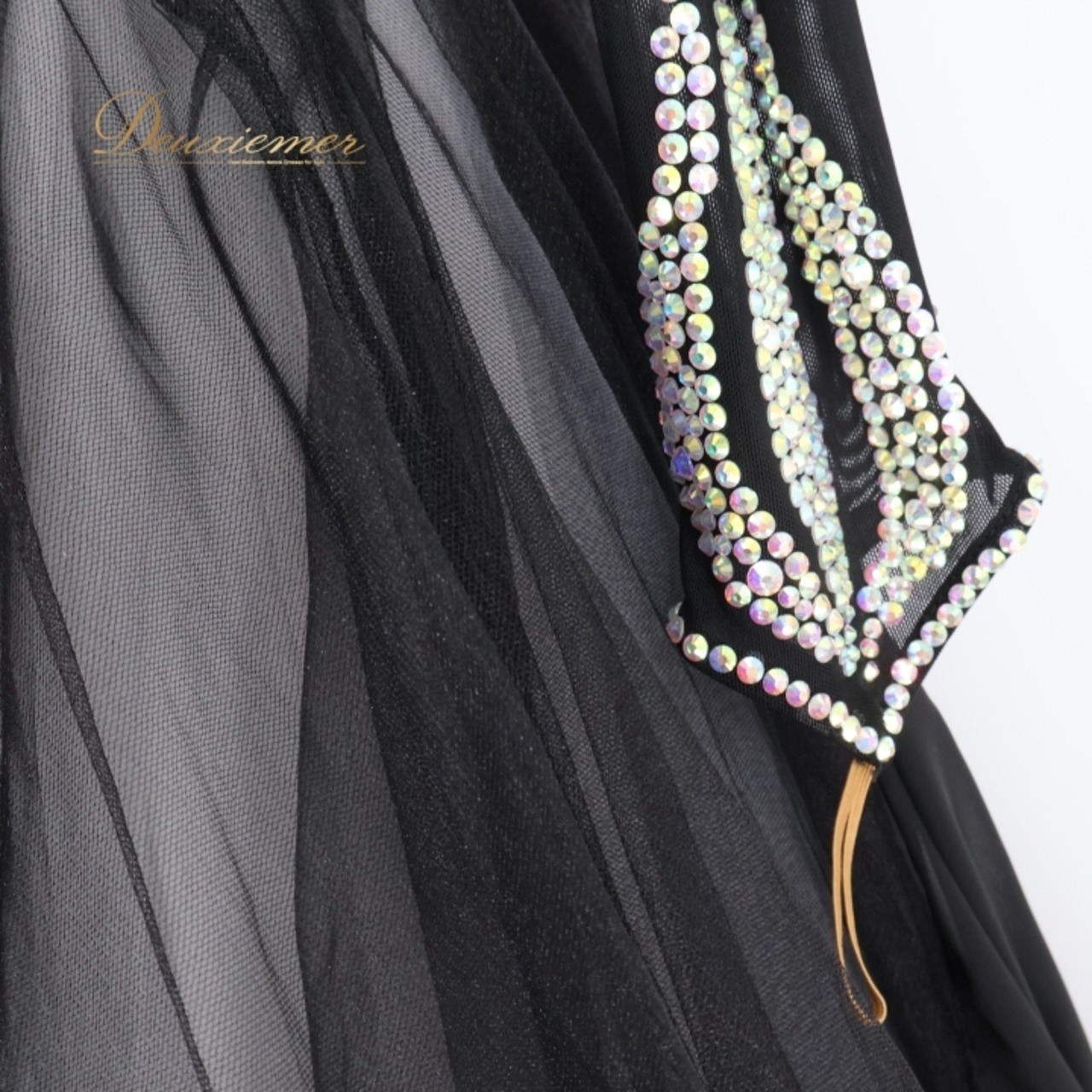 社交ダンス 衣装 スタンダードドレス ドレス ワンピース 黒 フロート 白 デモ 競技 パーティ 上品 高級感 ブラック系 黒色系 フェスティバル ドレスアップ エレガント 上品なデザイン フリル おしゃれ 競技用