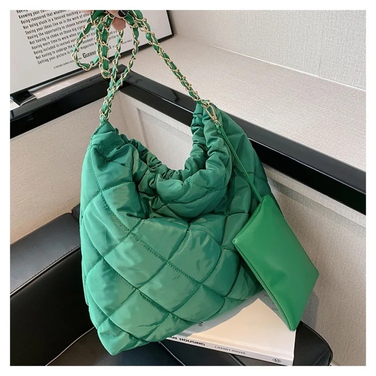 ポーチ付きナイロンキルティングショルダーバッグ ハンドバッグ  