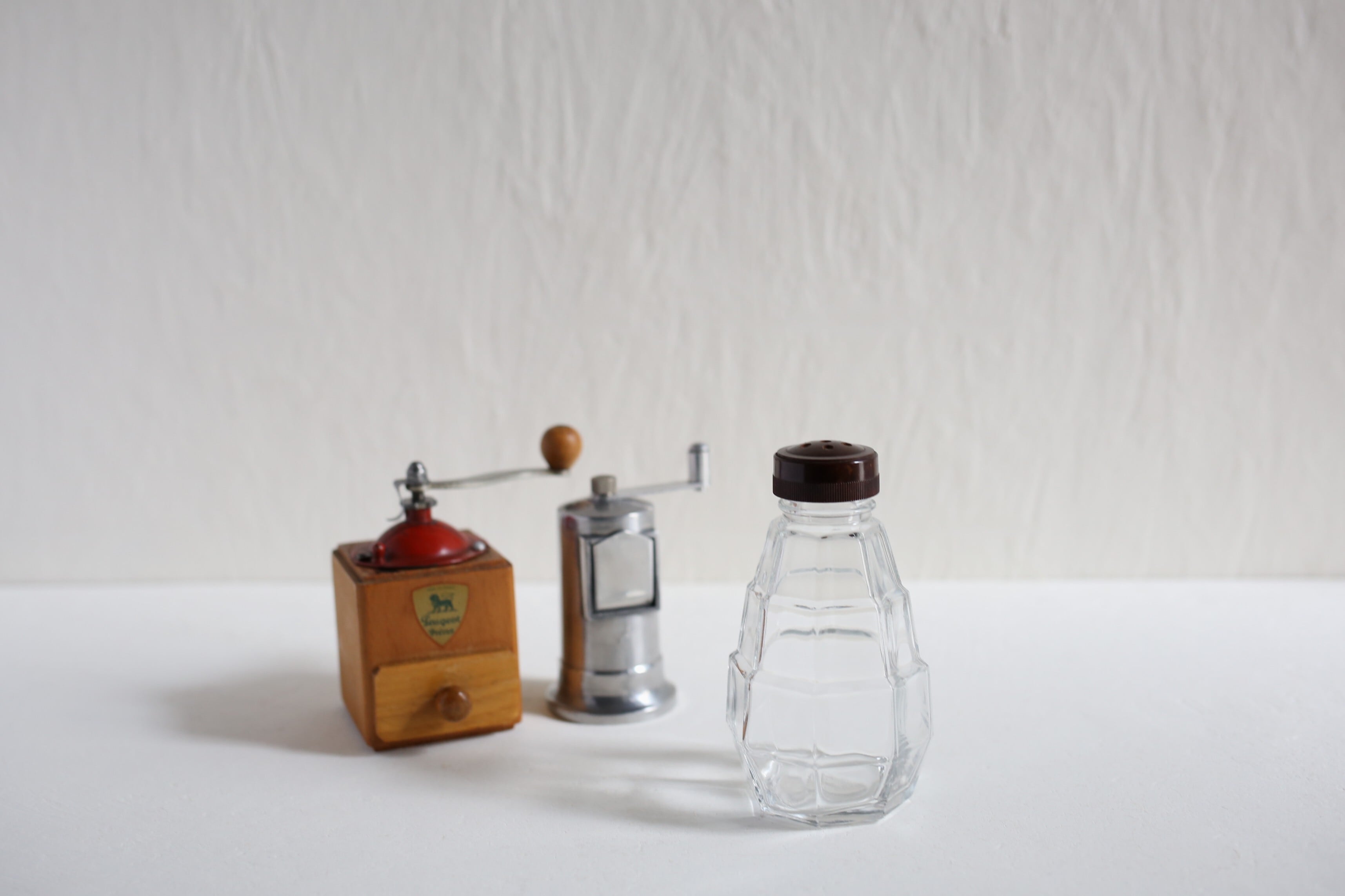 フランス アンティーク ヴィンテージ ベークライト製蓋 八角形 スパイス入れ N-06537