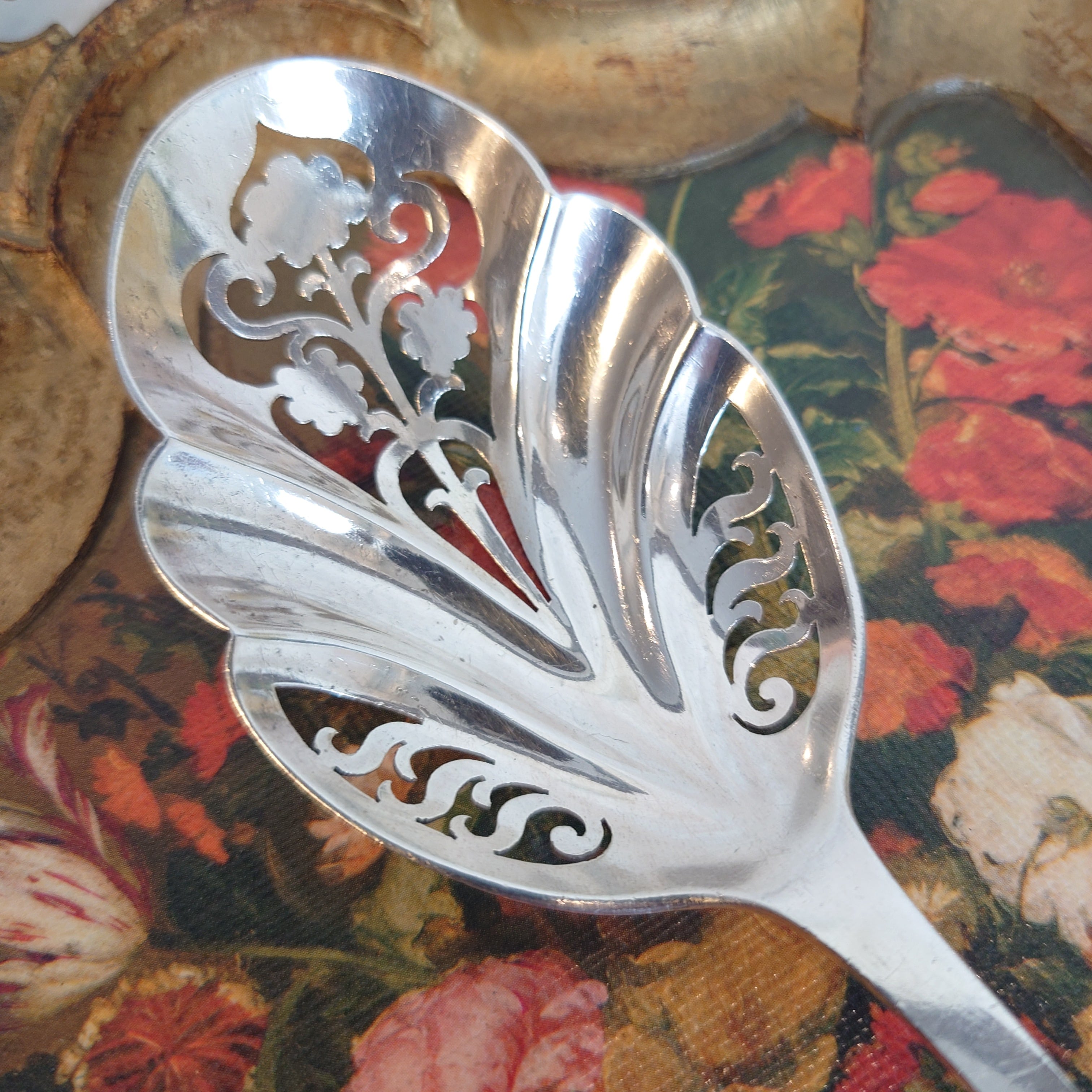 イギリス ピアッシング サービングスプーン 純銀製 58.8g