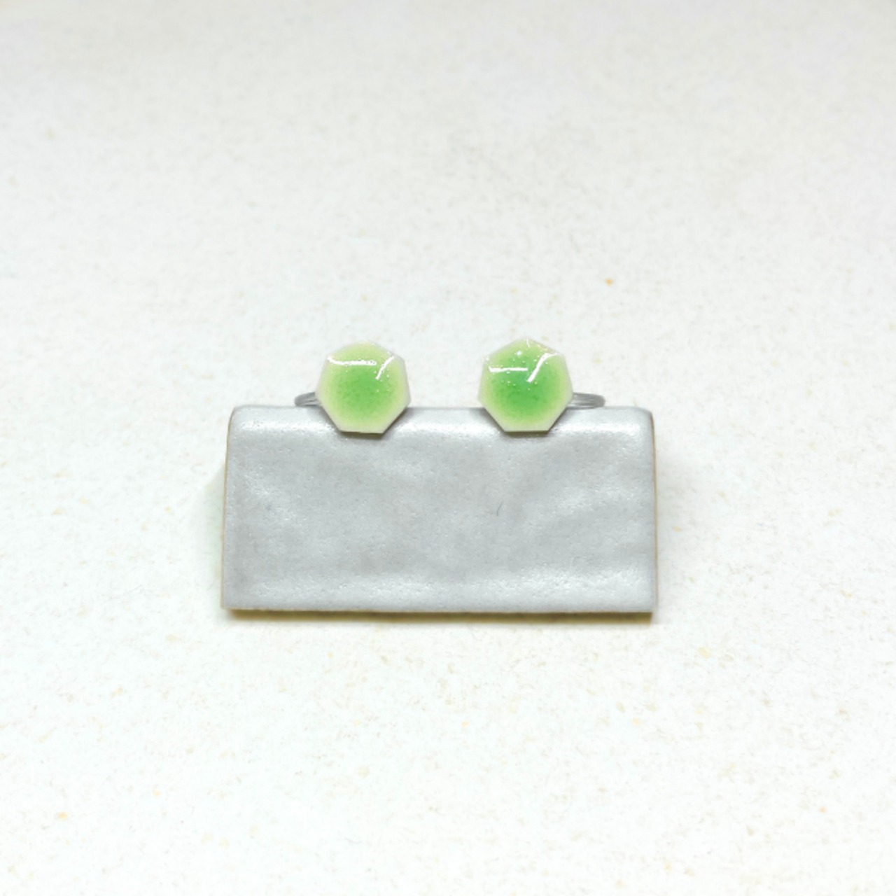 若草色　イロとカタチの選べるピアス・イヤリング
