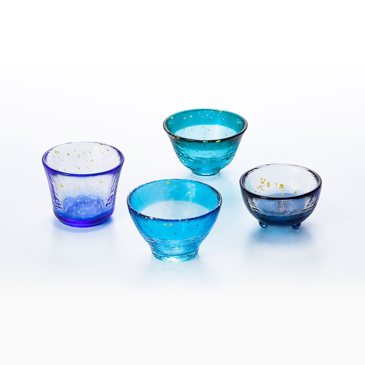 青森の海をイメージした日本酒を楽しむための器》津軽びいどろ