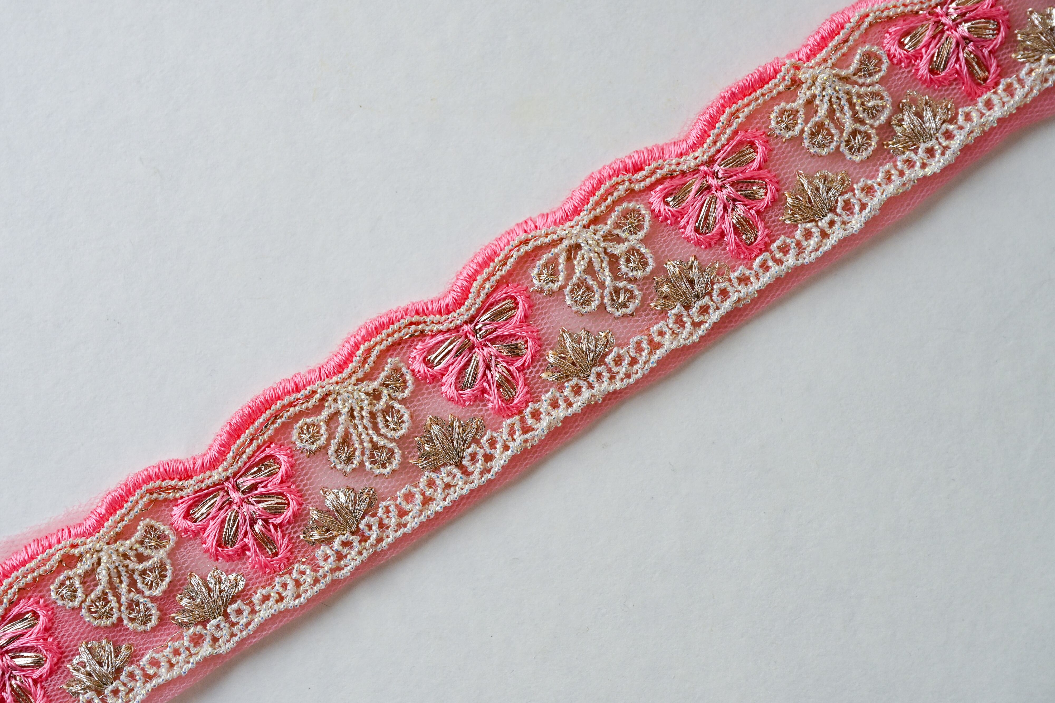 インドの刺繍リボン（お好きな柄を1メートル） | チェコガラスボタン