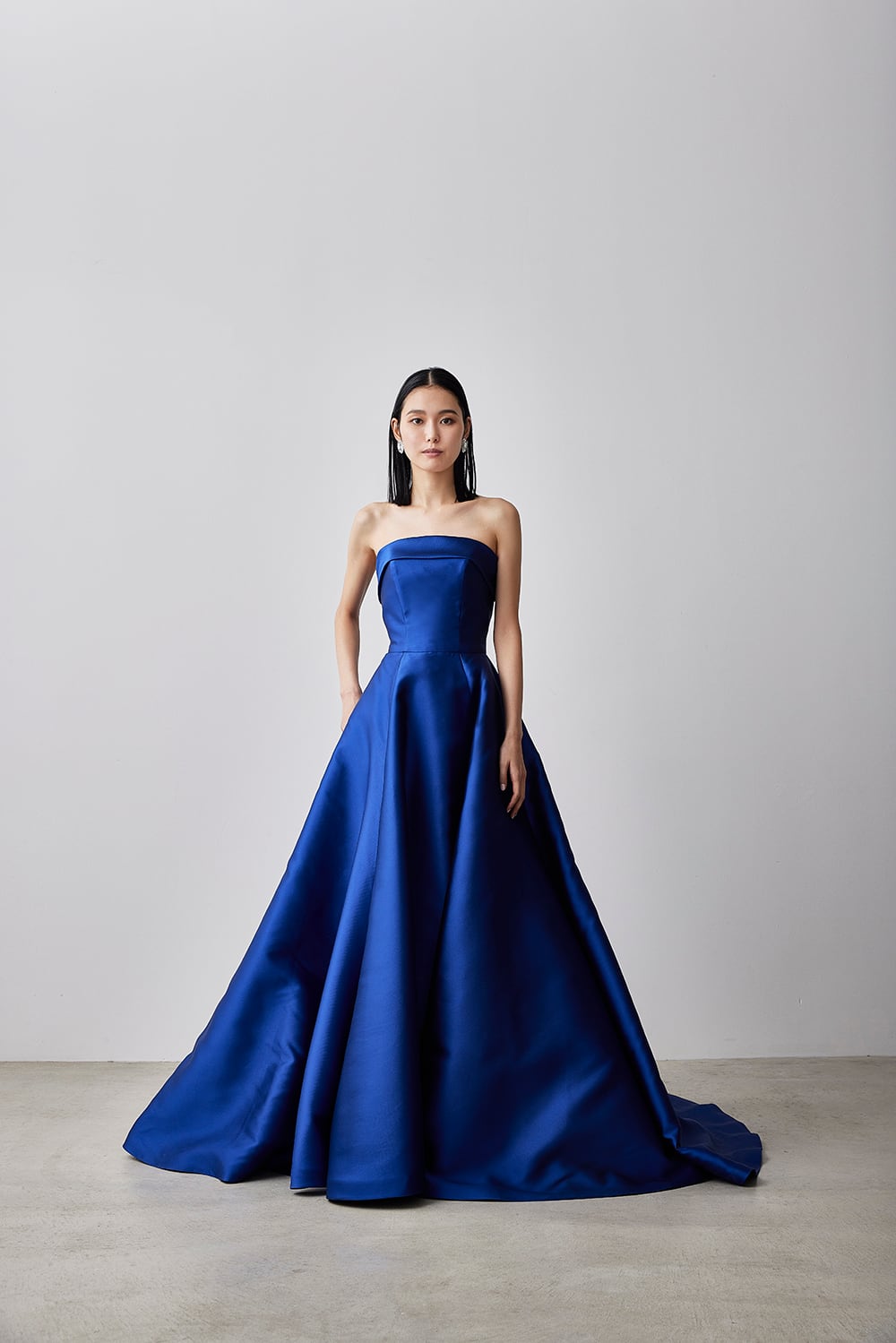 ロングドレス ジュエルブルー ベアトップ 華やか はくしょく気質  