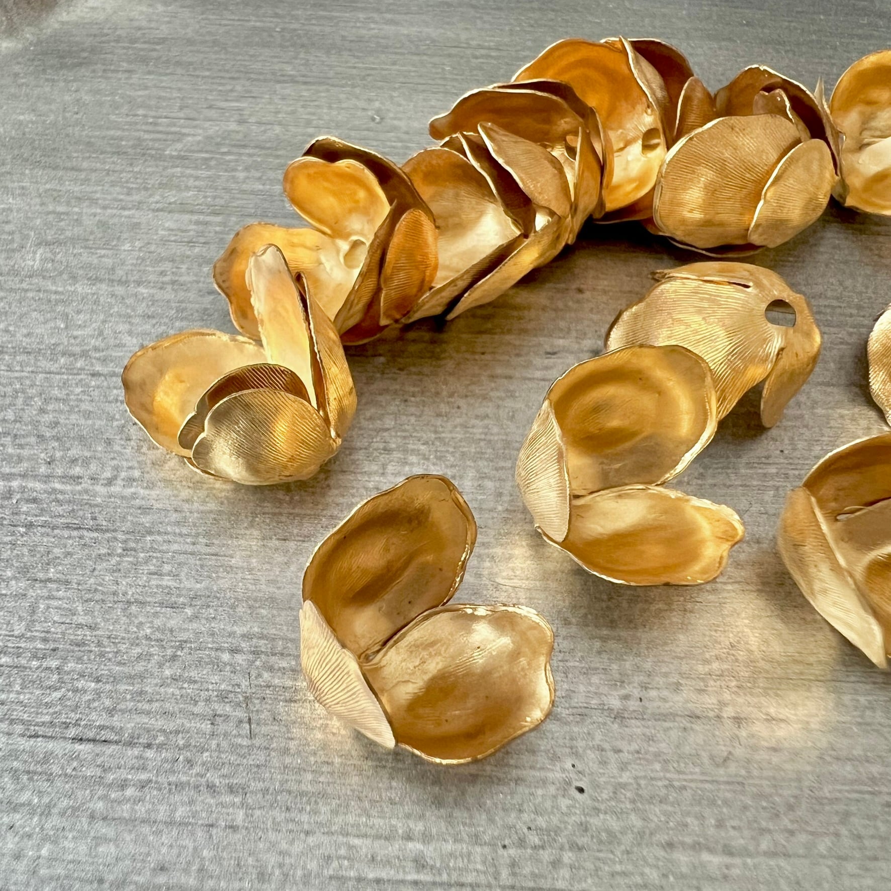 40s ヴィンテージ フラワーモチーフ ビーズキャップ 真鍮製 6個セット