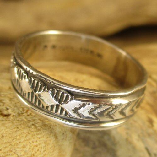 ナバホ族 Bruce Morgan シルバー リング インディアンジュエリー ナバホ族 Bruce Morgan シルバー リング インディアンジュエリー