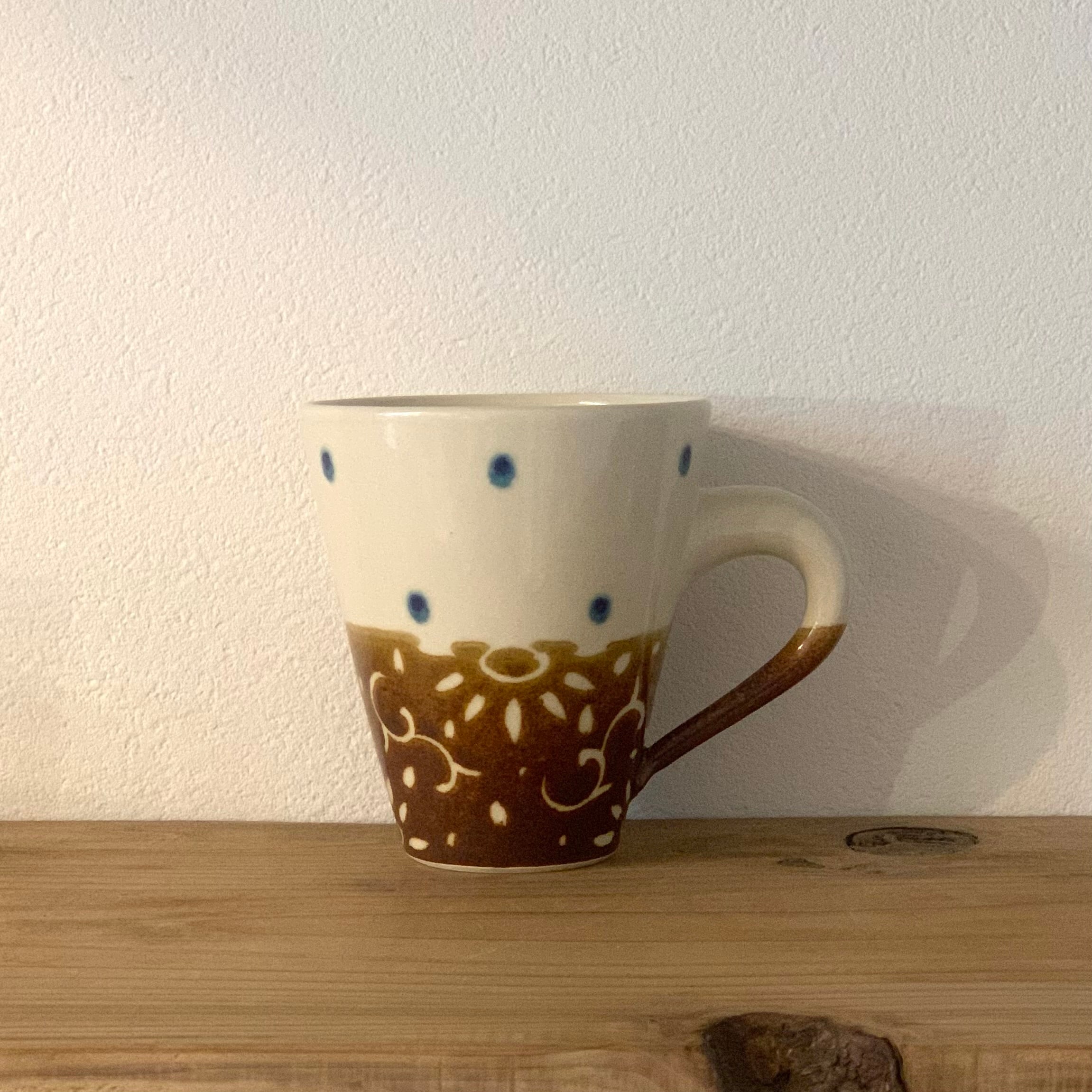 高江州陶磁器 唐草マグ 高 【やちむん】 | マグとグラスとうつわのお店