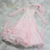 社交ダンス 衣装 スタンダード ドレス ワンピース パーティドレス prima boutique プリマブティック フロート スパンコール レース 長袖 ピンク系 華やか 上品 ふんわり シルエット 軽やか 花模様 ポリエステル Mサイズ おしゃれ フェスティバル カラオケ 結婚式 発表会 ダンス用品 エレガント レディース