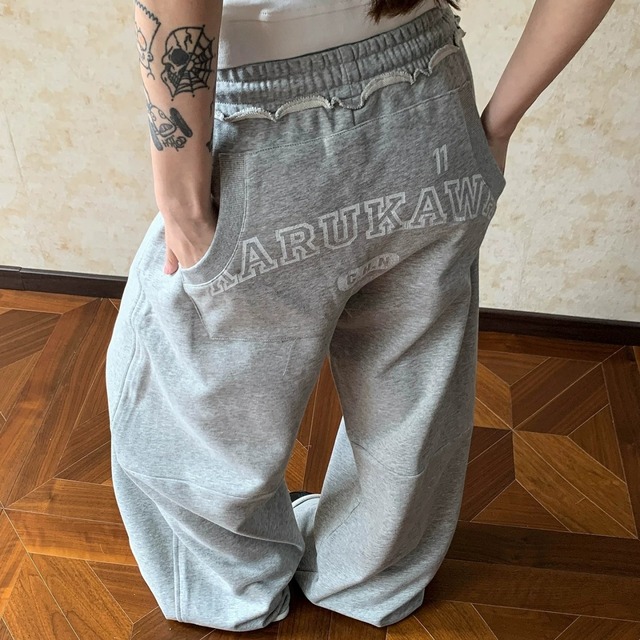 カレッジバックロゴワイドラインスウェットパンツ 2col R02596