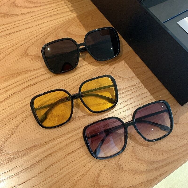 ブラックレッドスタンダード薄手 レトロ スクウェア ヨーロピアン ブラック・アイド・ピーズ61817381075