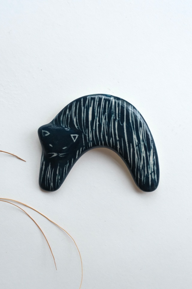 Handmade ceramic crescent cat brooch Handmade ceramic crescent cat brooch