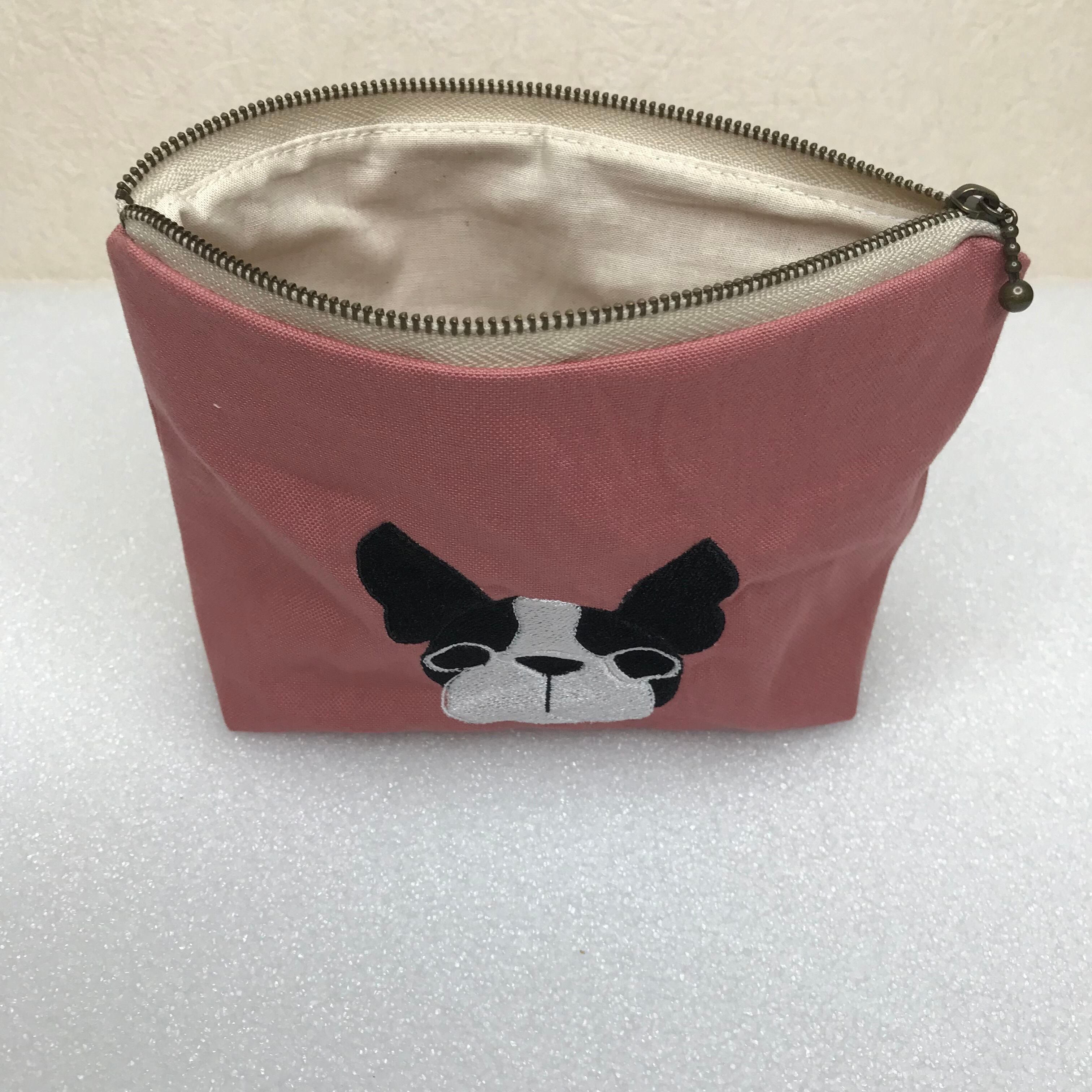 ハンドメイド わんちゃん刺繍ポーチ（ボストンテリア