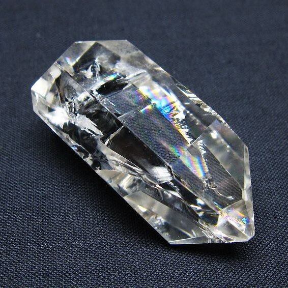 アイリスクォーツ 水晶 原石 虹入り 一点物 171-5831