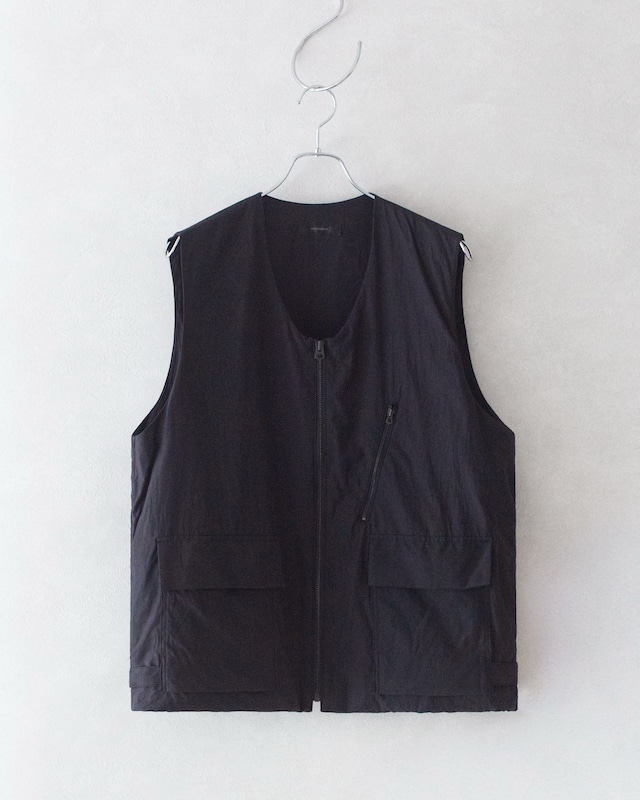 roundabout Fold Back Full-Zip Vest BLACK