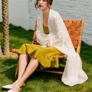 【送料無料】アウター 2色 羽織り ロングカーディガン 日焼け防止 UV サマーカーディガン ガウン ロング 袖あり 長袖 フレアスリーブ Vネック フレア Aライン 透け感 ボタン 薄手生地 かわいい 大人可愛い 綺麗 シンプル カジュアル 大人 上品 おしゃれ お洒落 大人女子 こなれ感 エレガント コンサバ 定番アイテム 体型カバー フェミニン ガーリー 無地 夏 女性 レディース ママ 20代 30代 40代 お茶会 授業参観 休日 アウトドア プール 海 ビーチ リゾート ファッション 冷房対策