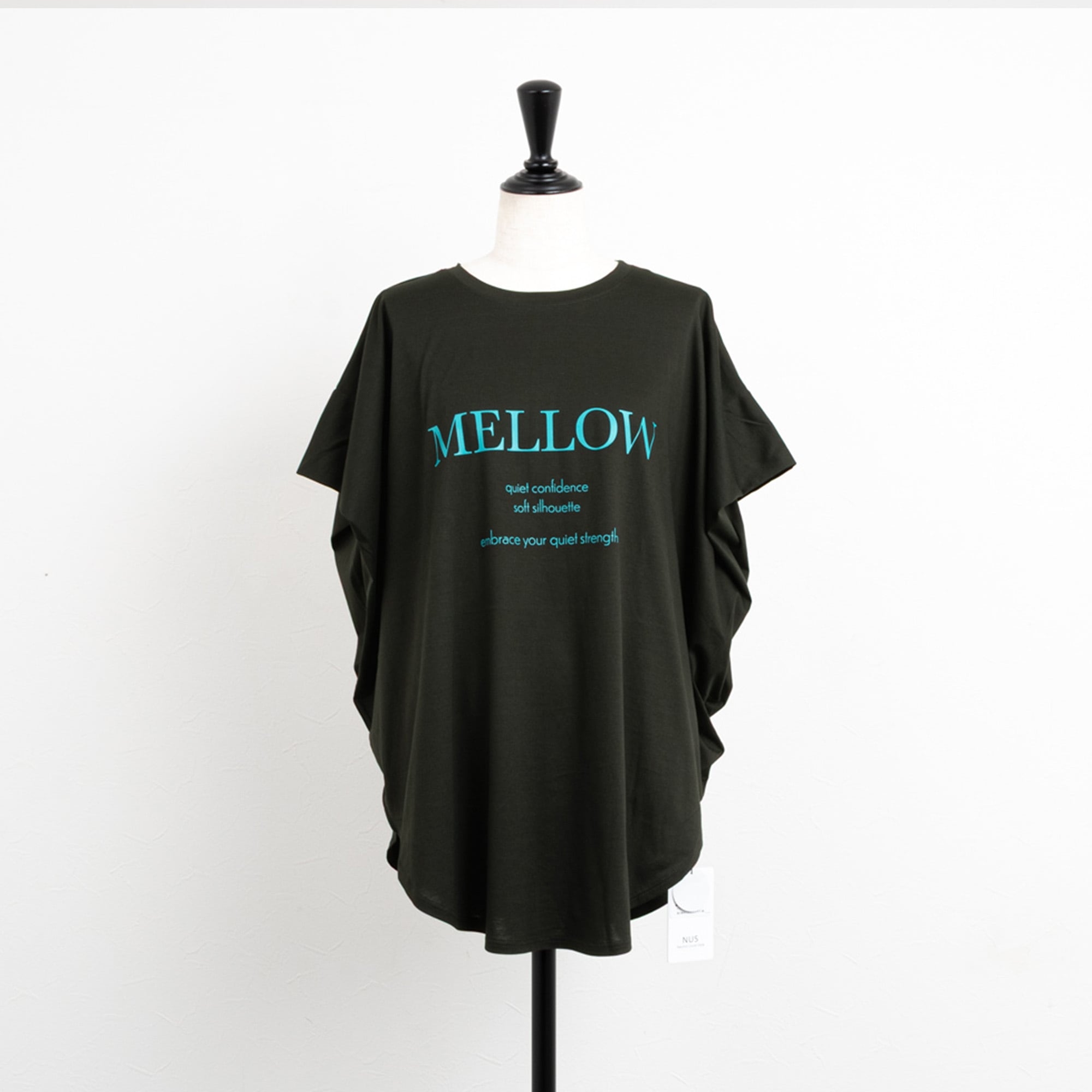 QTUME／クチューム】冷感タックスリーブロゴTシャツ（チャコール