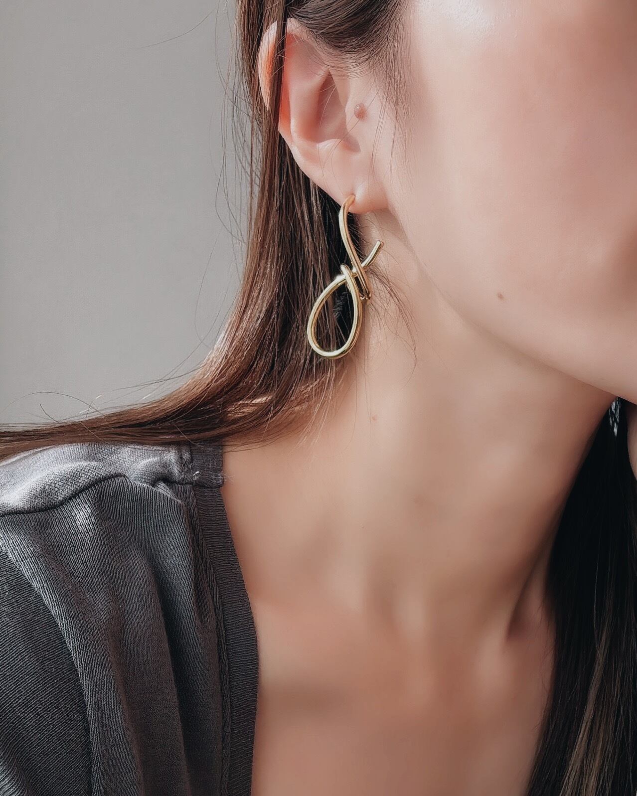 Geometric drop pierce -Gold-【アレルギー対応】