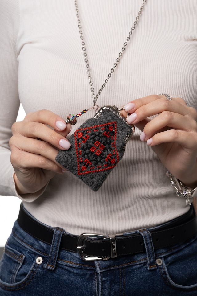 ウクライナ刺繍チェーンポーチ・コインケース UA.Designer