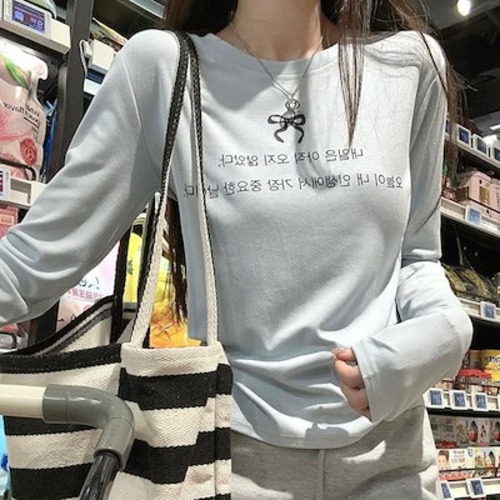 2024 秋冬トップス Tシャツ 長袖 韓国語 ハングル リボン ガーリー 甘め キュート 秋 白 水色 おしゃれ かわいい 韓国ファッション レディース お出かけ