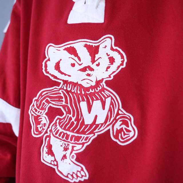 "Wisconsin Badgers" college team design over silhouette lace up sweat parka