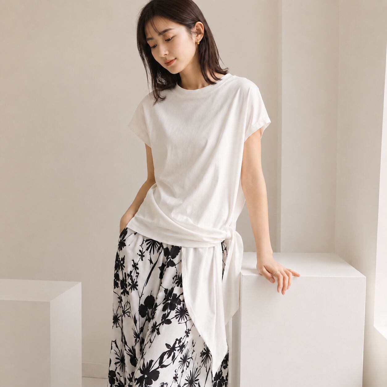 ASYMMETRY DRAPE WHITE TOPS