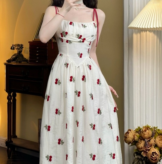 【送料無料】 ワンピース ワンピドレス 別売りカーディガン キャミソール ノースリーブ ハイウエスト スタイルアップ ロングスカート フレア Aライン 刺繍 ポリエステル きれいめ カジュアル エレガント 大人可愛い おしゃれ 存在感 フェミニン ガーリー 韓国風 オルチャン 人気トレンド 新作 春 夏 10代 20代 30代 40代 お出かけ 通勤 通学 イベント 旅行 リゾート ママ デート デイリー 普段着 インスタ映え 70405