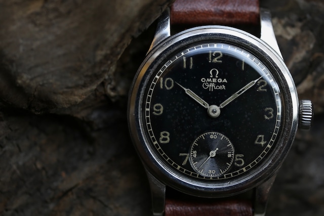 【OMEGA】 1940’s オメガ Officer(オフィサー) スウェーデン仕様 ブラックダイヤル 手巻き / Vintagewatch / Officer Cal.26.5