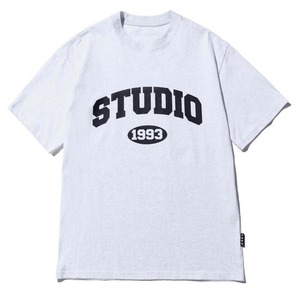 [1993STUDIO] STUDIO ARCH LOGO T-SHIRT_GRAY 正規品 韓国ブランド 韓国ファッション 韓国通販 韓国代行 半袖  Tシャツ