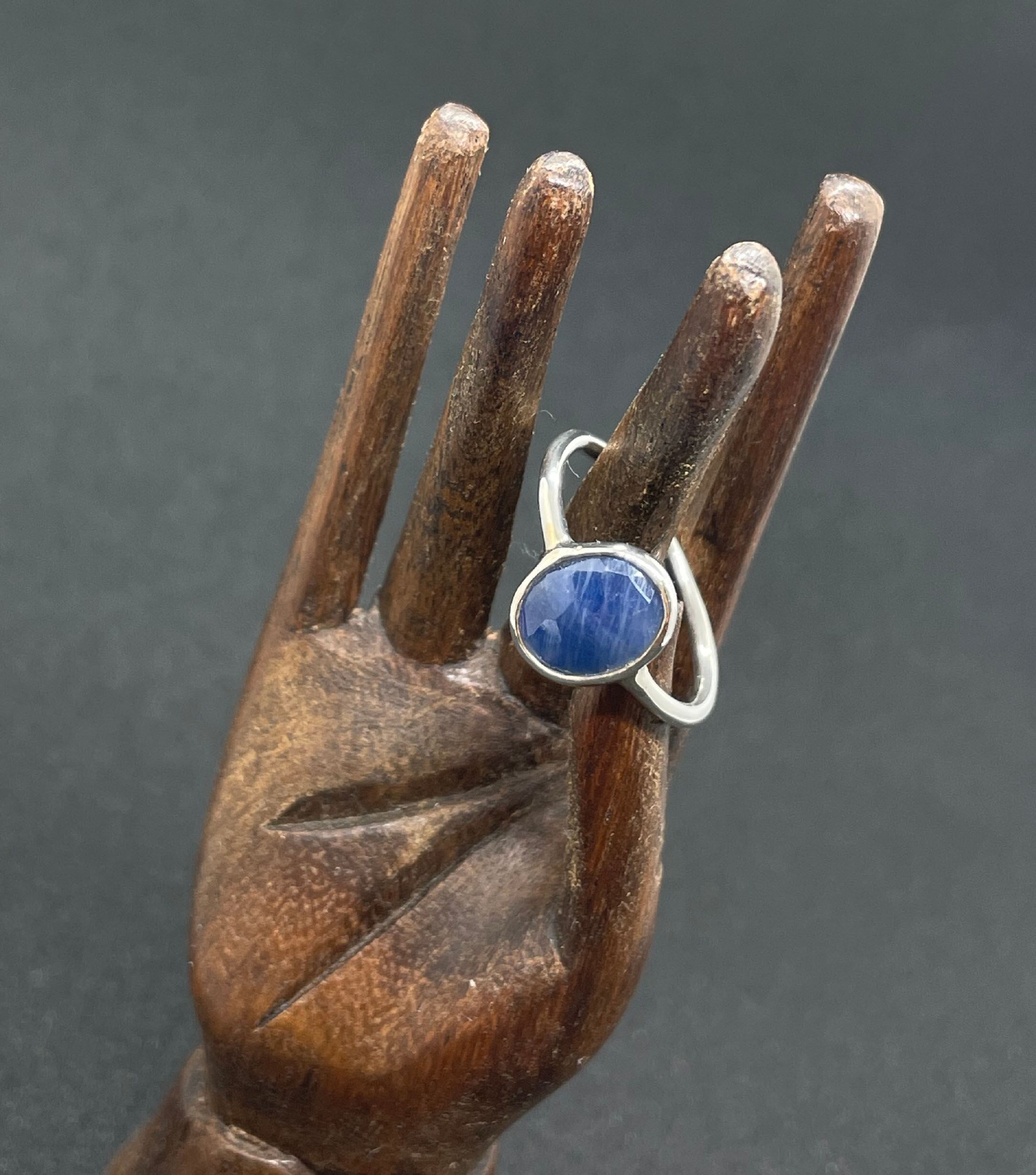 ブルーサファイア(大きめ)天然石 インド製シルバーリング | aitabaar
