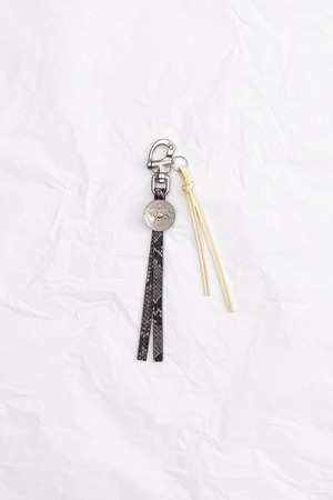SIX 95【SOUVENIR KEYRING   -Gray-】