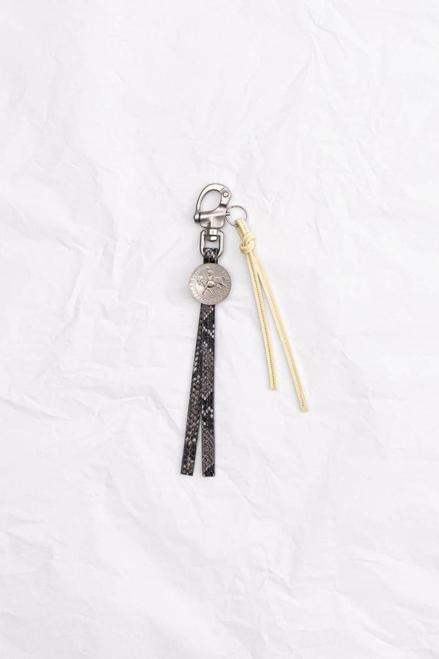SIX 95【SOUVENIR KEYRING   -Gray-】