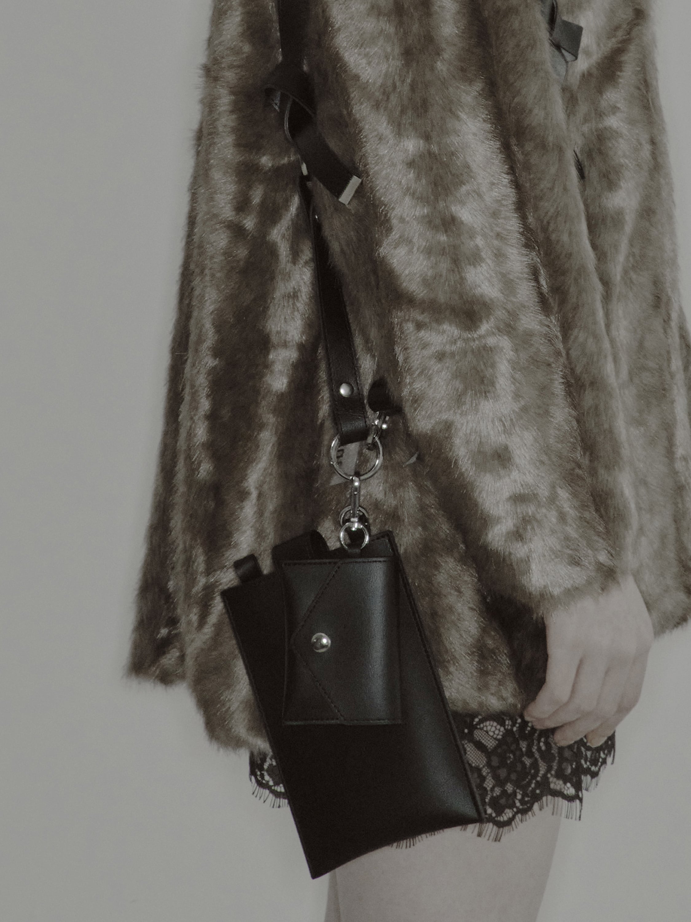 新品！人気完売品ユイクト携帯ストラップ！黒パール 本日到着予約人気完売品ユイクト携帯ストラップ！黒パール