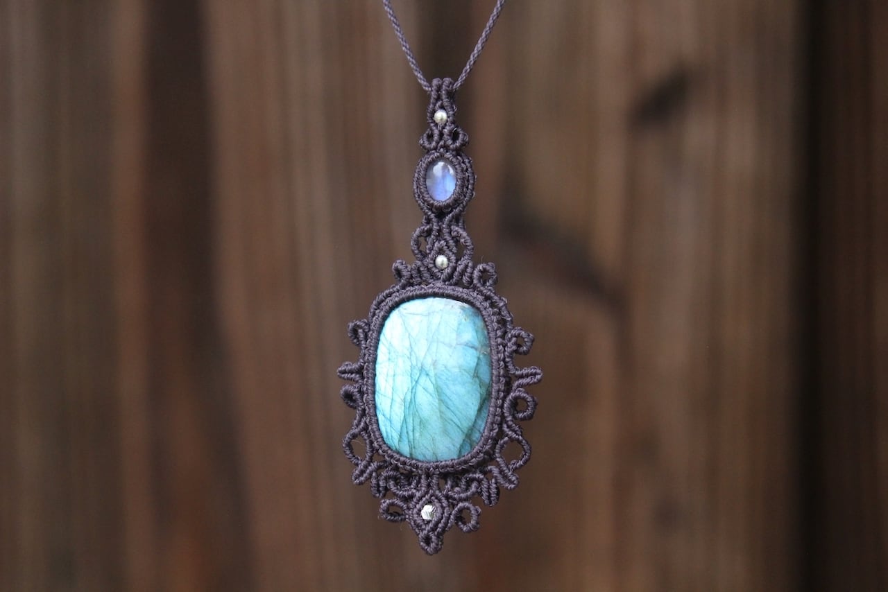 Labradorite & Rainbow moonstone  micro macrame pendant