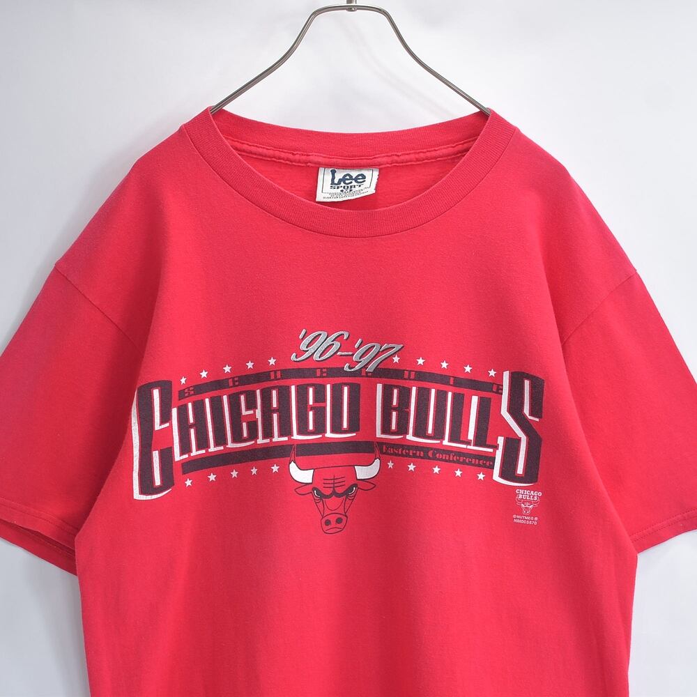90s Lee リー 半袖 Tシャツ シカゴブルズ NBA バスケ バックプリント 両面プリント スケジュールカレンダー チームTシャツ レッド 赤 USED ヴィンテージ ビンテージ 古着 メンズ Mサイズ