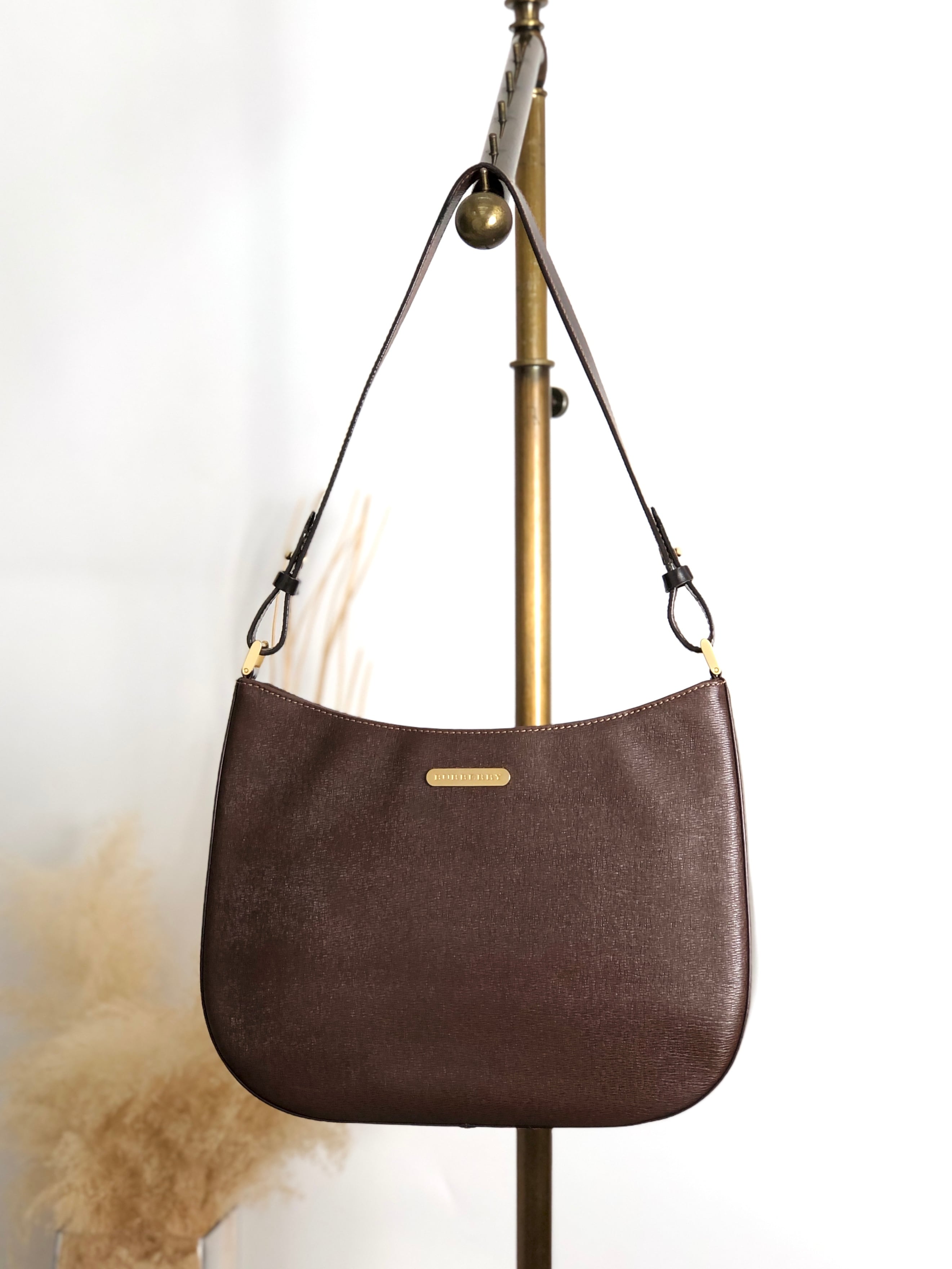 BURBERRY バーバリー ショルダーバッグ ブラウン プレートロゴ レザー