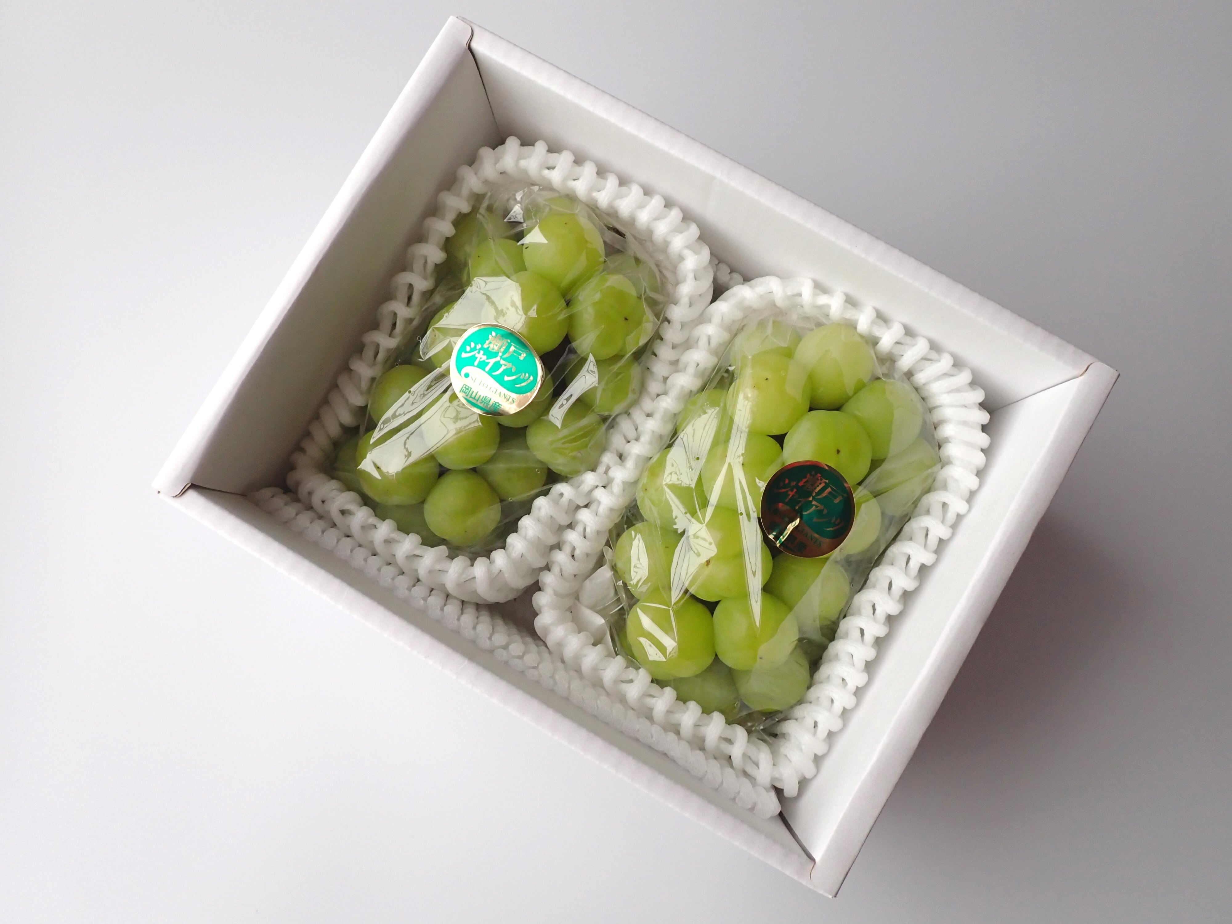 [9月中下旬から発送]そこそこ規格 瀬戸ジャイアンツ（内容量　2房、約1.1kg）