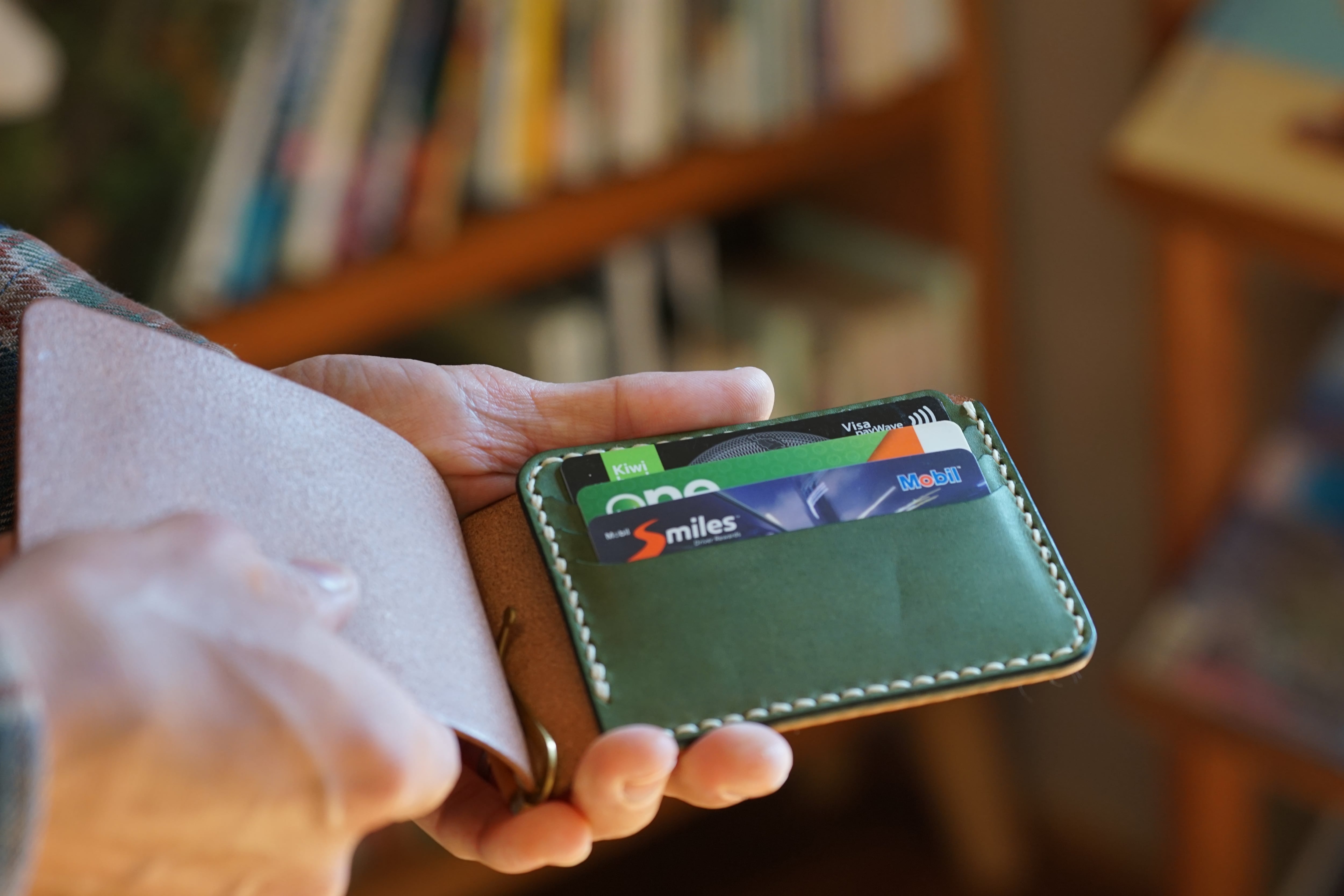 マネークリップ／内側カード収納付（キャメル） | 革細工と