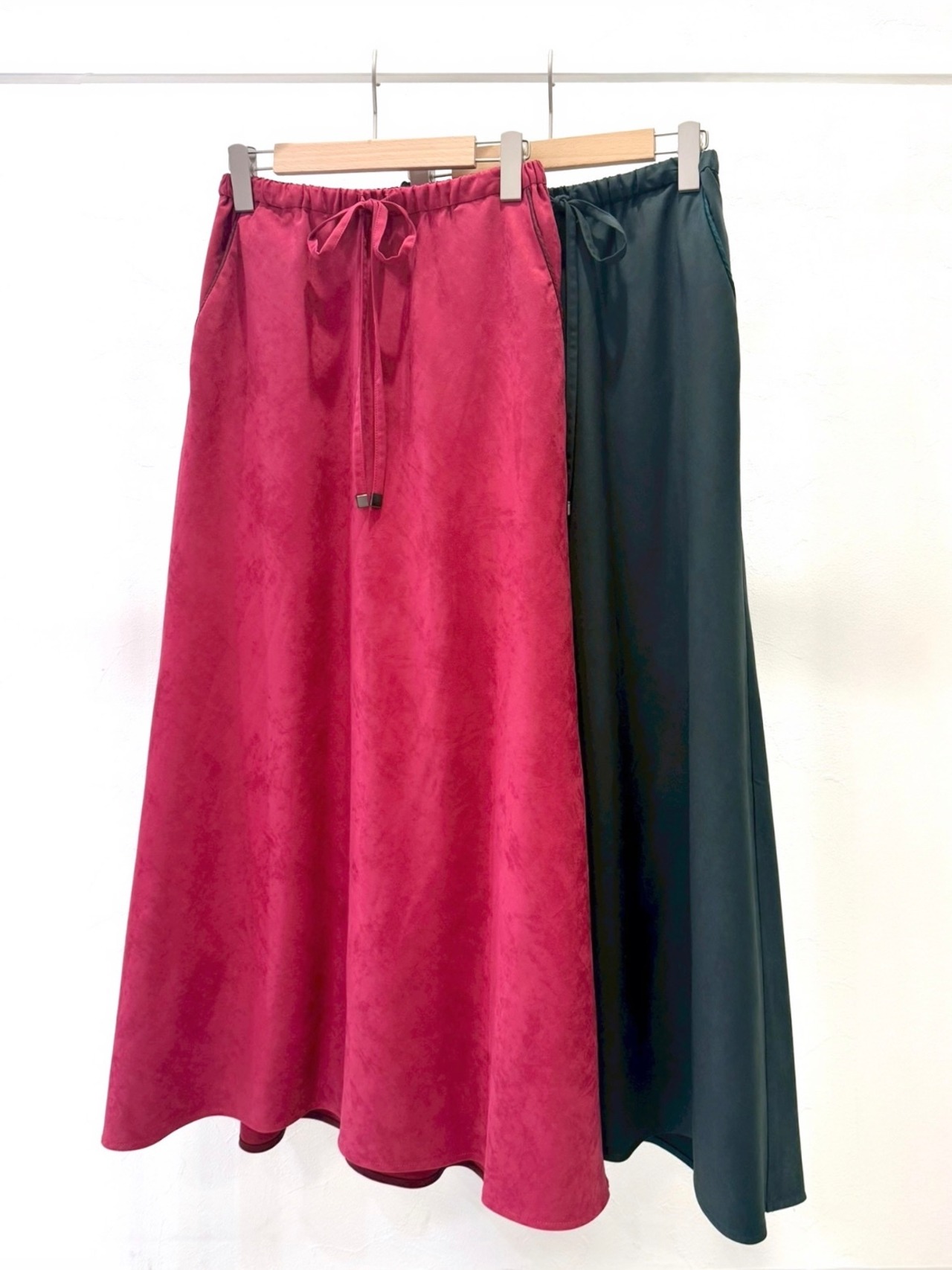 スエードナロースカート