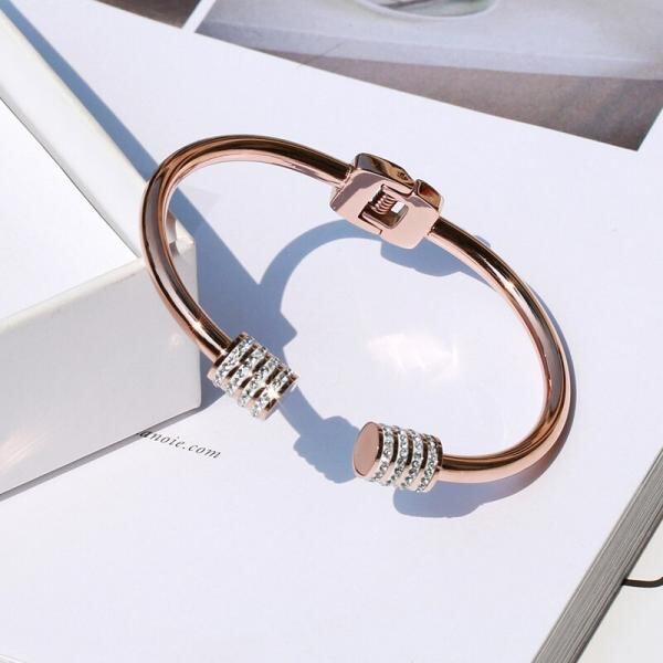 新品同様◇Chloe クロエ リボンデザイン バングル◇ブレスレット | PAY ID