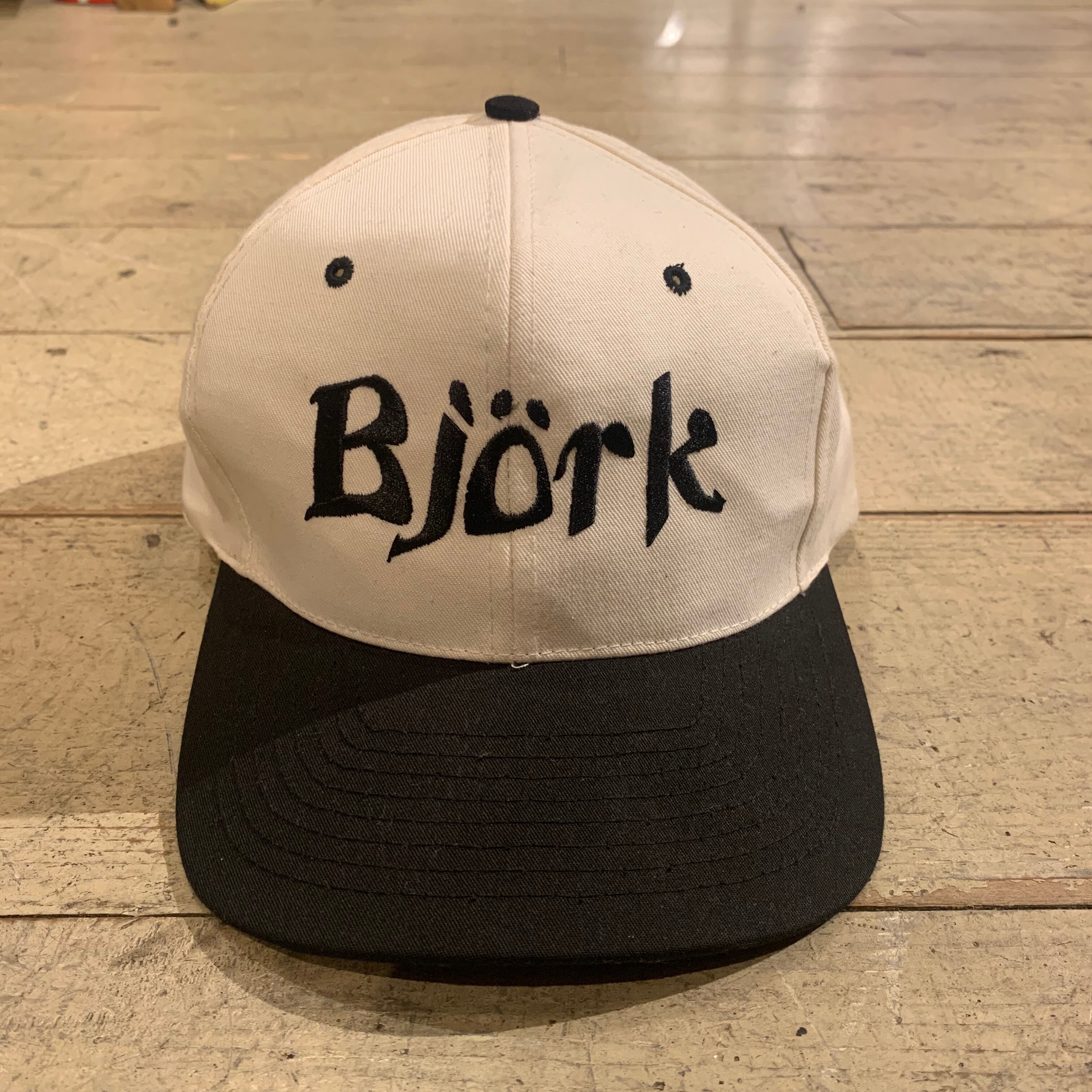 90s BJORK cap | What’z up powered by BASE