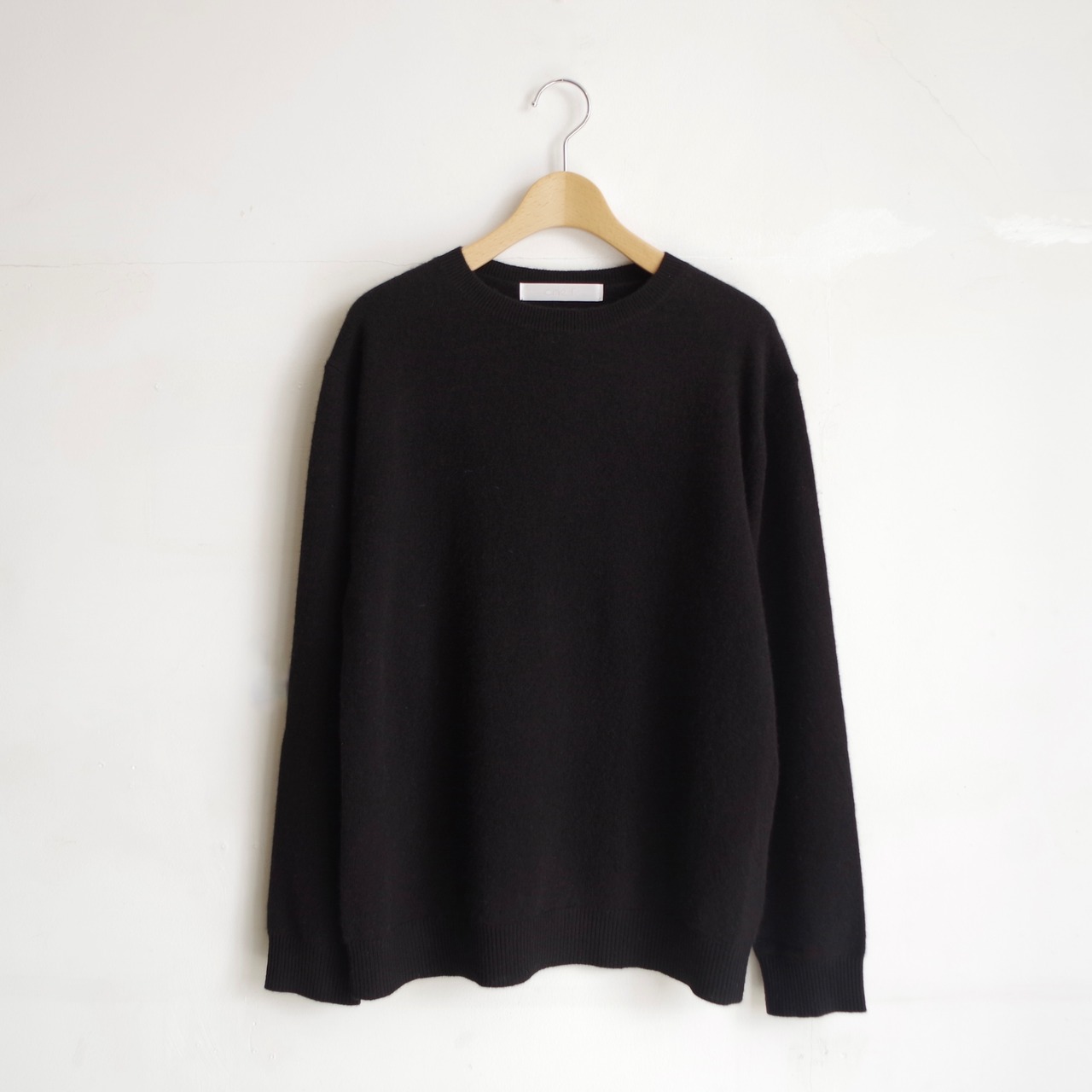 one f.  Cashmere Crew Neck Knit