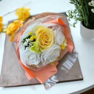 花束•*・白×黄色バラ