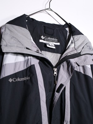 "Colombia" monotone coloring mountain parka