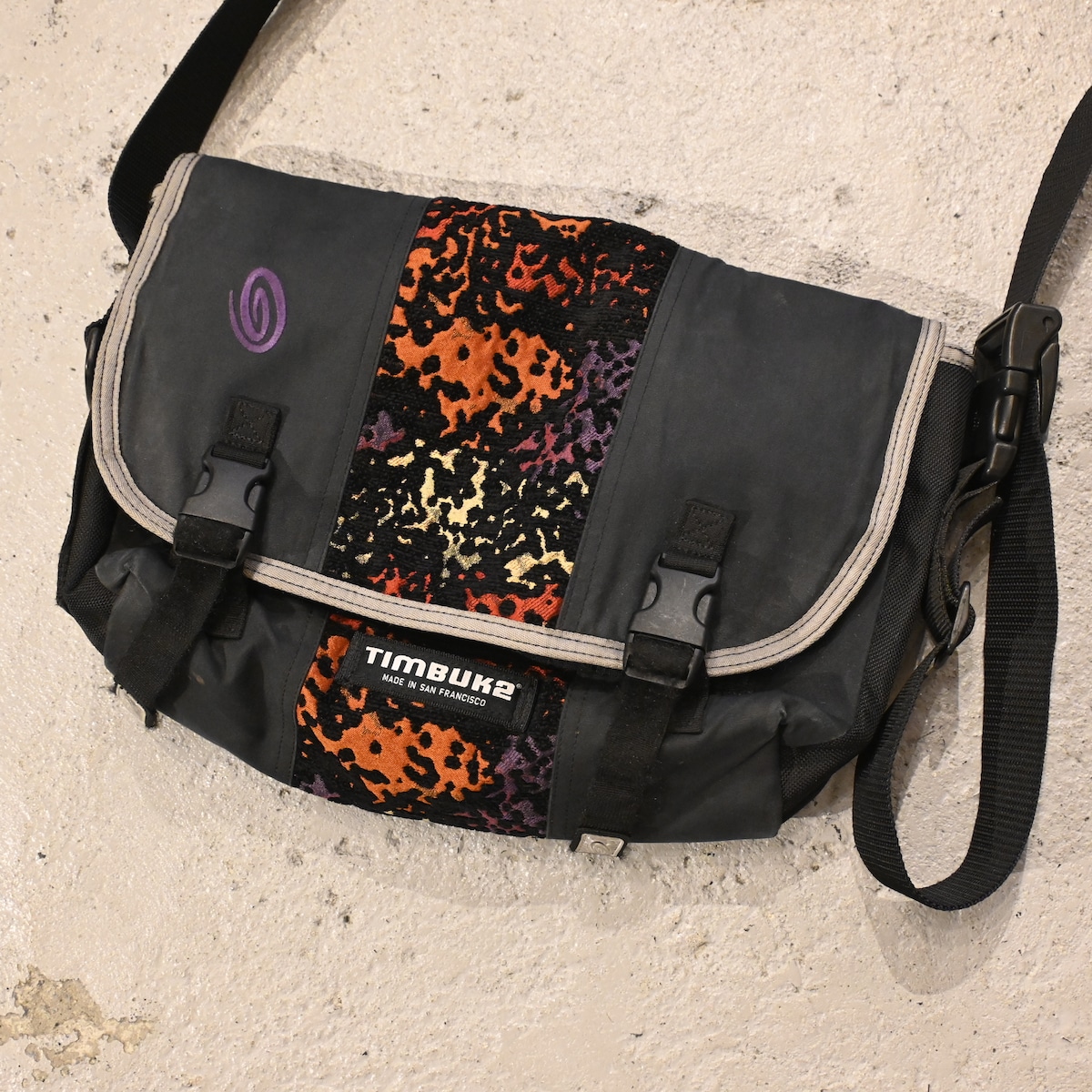 TIMBUK2 MADE IN SAN FRANCISCO Messenger Bag Black | 広島古着屋 